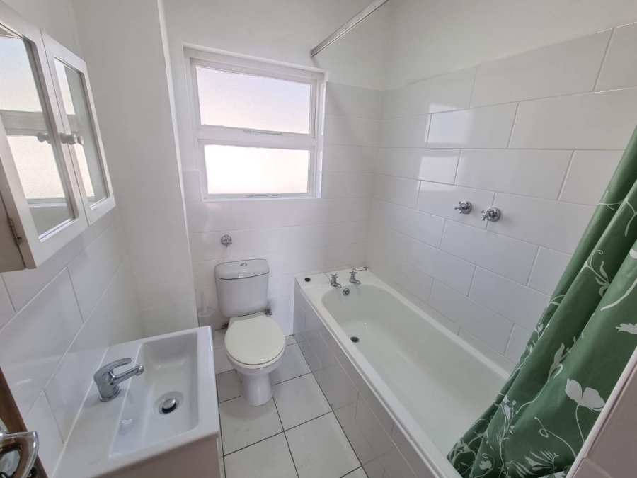 To Let 1 Bedroom Property for Rent in Sea Point Western Cape